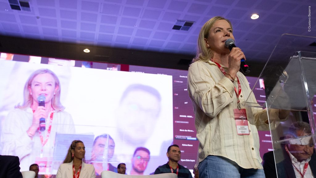 PT não serve para sacrificar a economia em nome da ortodoxia fiscal, diz Gleisi