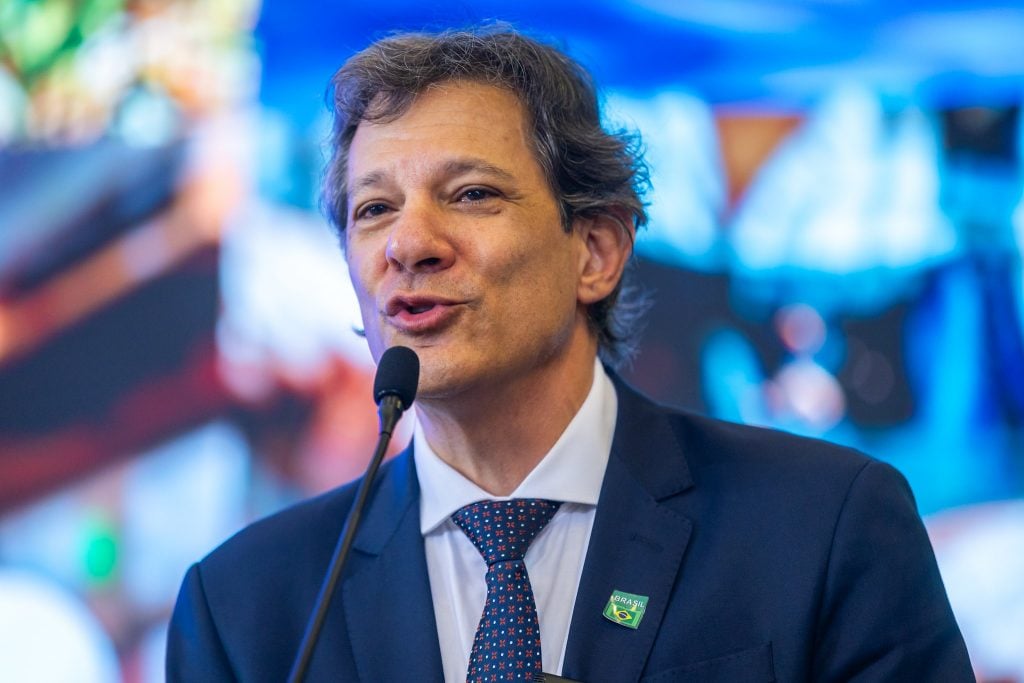 Haddad descarta aumentar IOF para segurar o câmbio