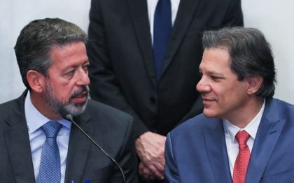 Congresso não vai apoiar ampliação da isenção do IR sem compensação a estados e municípios, diz Lira