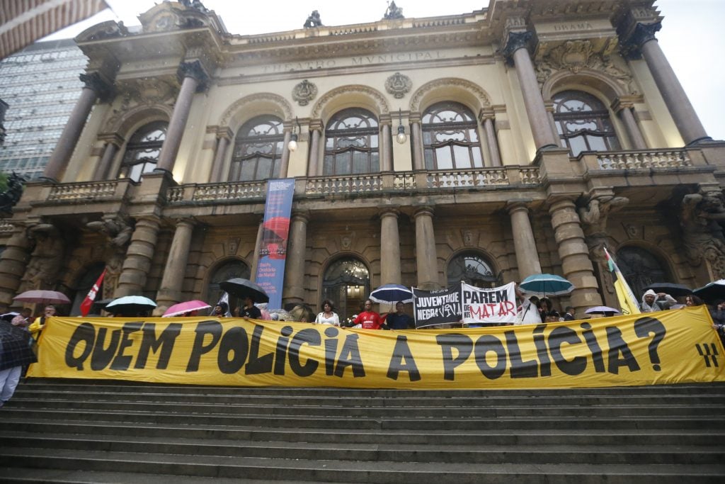 Calar sobre a violência policial é apoiar o genocídio do negro brasileiro