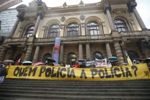 Calar sobre a violência policial é apoiar o genocídio do negro brasileiro