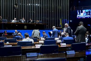 Senado aprova o 1º projeto do corte de gastos e mantém o fim do DPVAT