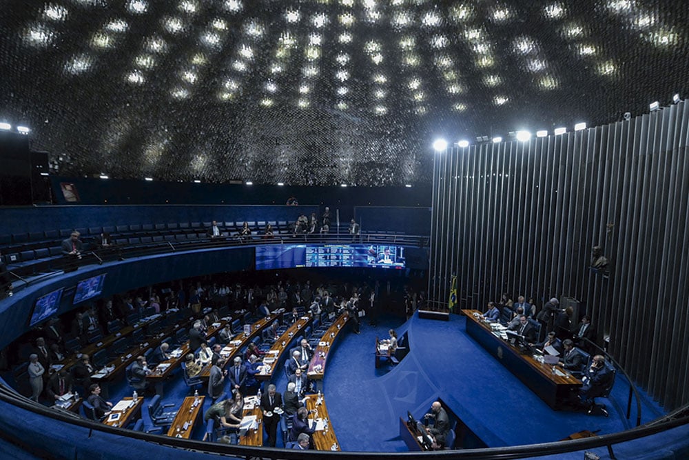 Senado pode ampliar as licenças maternidade e paternidade; entenda as propostas