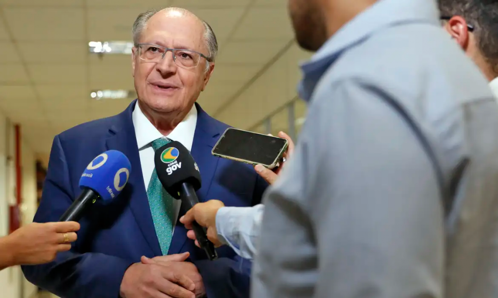 AGU notifica a Meta e dá 24 horas para remover vídeo falso de Alckmin