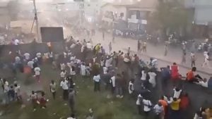 Tumulto após protestos em partida de futebol na Guiné deixa 56 mortos