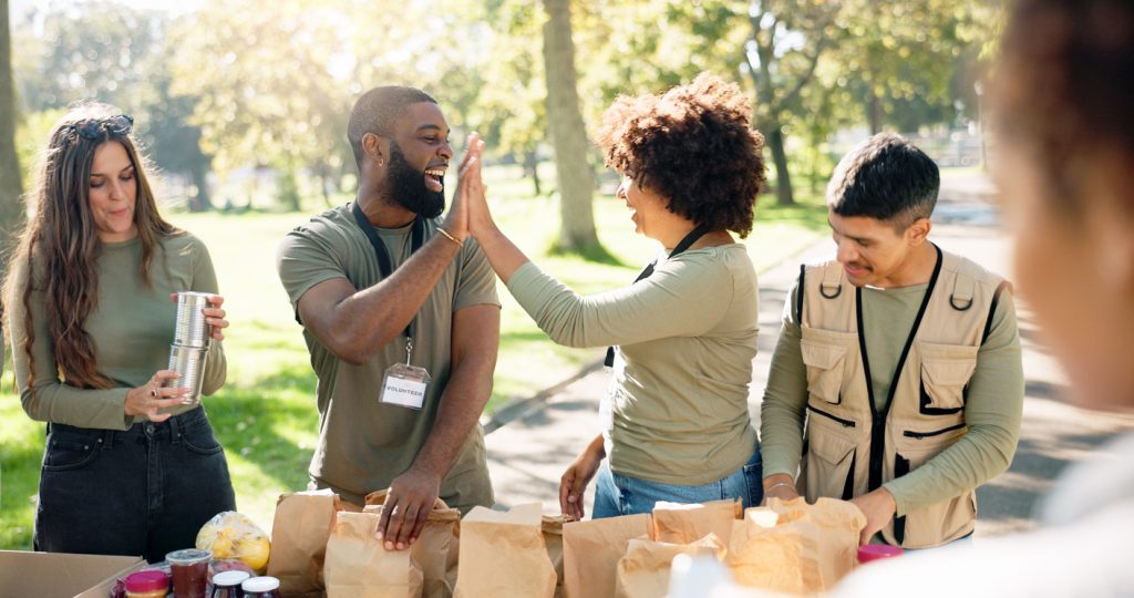 Voluntariado corporativo ganha espaço na estratégia das empresas
