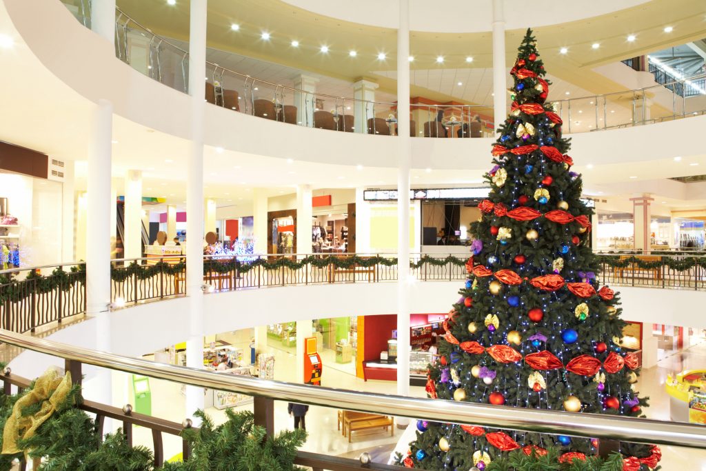 Natal 2024: Shoppings estimam aumento de 6,9% nas vendas e de 6% no fluxo de visitantes
