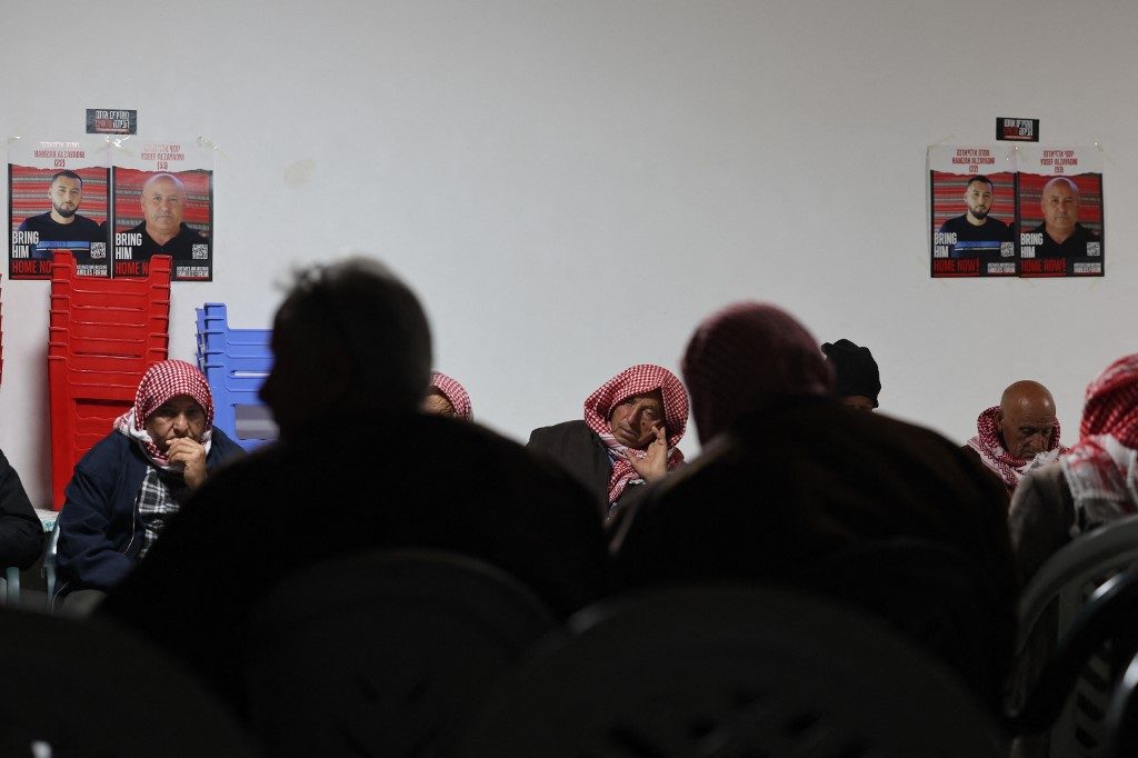 Corpo de refém israelense em Gaza é identificado dois dias após o de seu pai