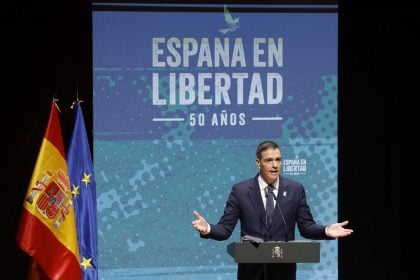 Pedro Sánchez critica Elon Musk e alerta para retorno do fascismo