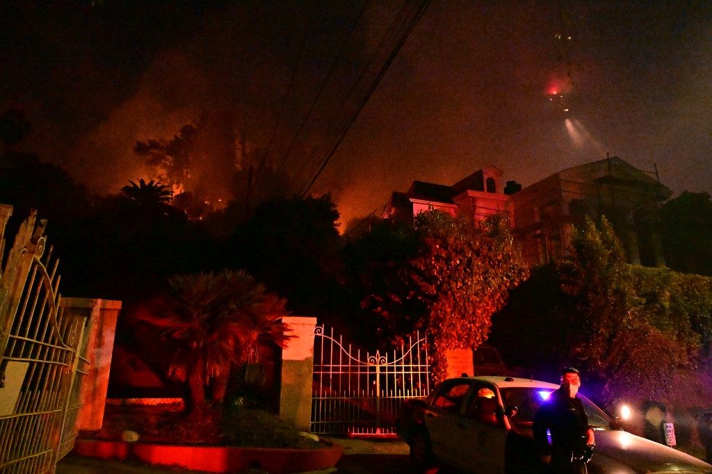 Celebridades fogem de incêndios perto de Los Angeles; Hollywood cancela eventos