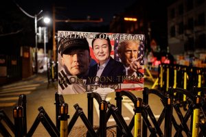 Segurança do presidente sul-coreano afastado pede para justiça evitar 'derramamento de sangue'