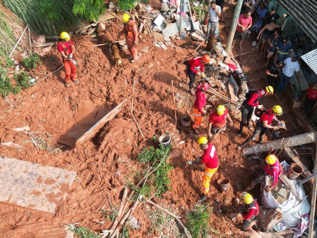 Sobe para 26 o número de mortes causada pelas chuvas em MG