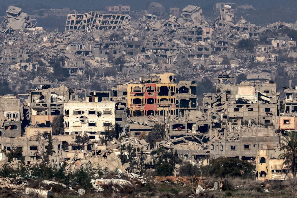 Mil prisioneiros palestinos podem ser trocados por 33 reféns israelenses na primeira fase da trégua em Gaza