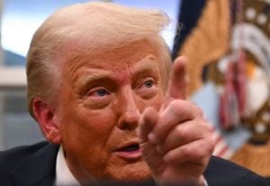 Trump assina decreto para adiar por 75 dias o banimento do TikTok