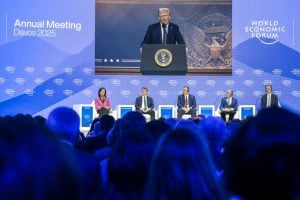Trump ameaça empresários com tarifas se produtos não forem produzidos nos EUA