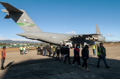 Celac convoca reunião de emergência para discutir deportações dos EUA