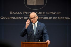 Primeiro-ministro da Sérvia renuncia após três meses de protestos anticorrupção