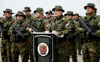 Venezuela lança operação militar na fronteira com a Colômbia