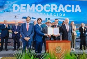 Lula assina decreto que cria o Prêmio Eunice Paiva de Defesa da Democracia