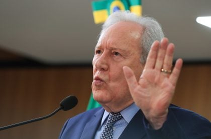 Lewandowski cita caso Battisti e diz que Zambelli deve ser extraditada ’em breve’