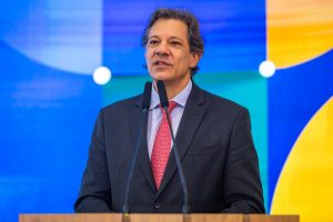 Haddad apresenta proposta de crédito consignado a trabalhadores CLT