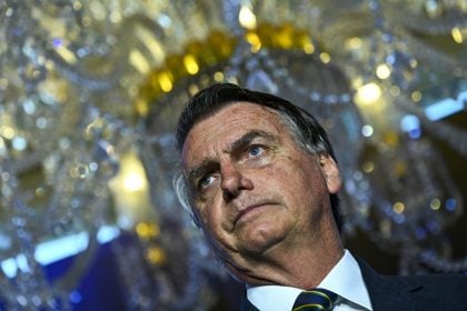 Bolsonaro afirma que vai processar Haddad por associá-lo à polêmica do Pix
