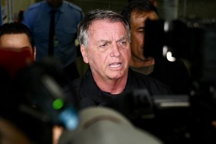 Bolsonaro recorre e insiste em tentativa de impedir Dino e Zanin de julgarem trama golpista
