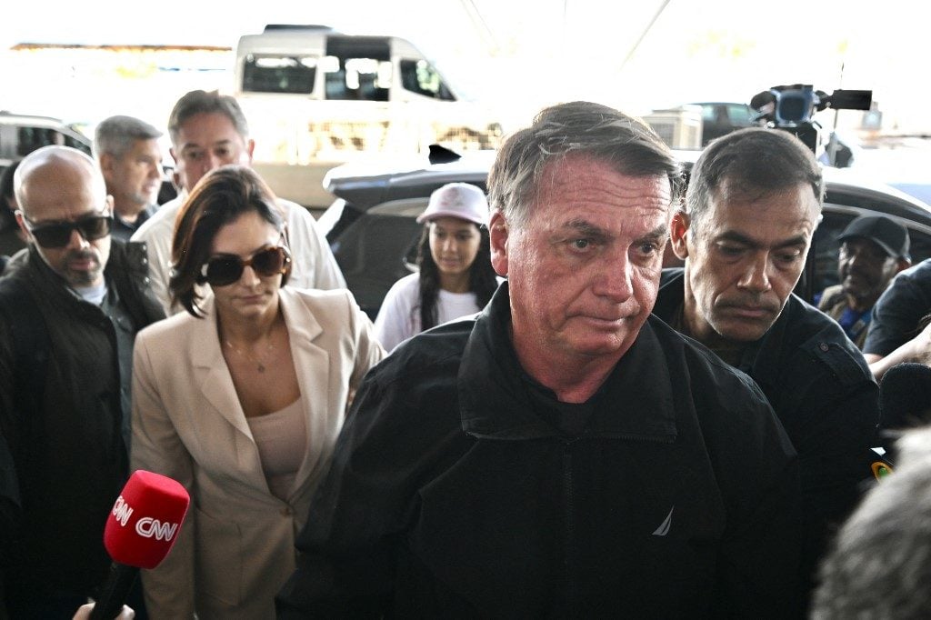 Estou preparado para ouvir a PF tocar a campainha às 6h, diz Bolsonaro