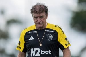 Cuca é apresentado pelo Atlético-MG e fala sobre caso de estupro: 'Consigo ver meus defeitos'