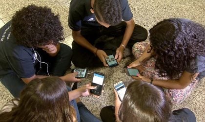 Seu filho vai nascer? Compre fraldas — e um celular