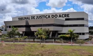 Juiz suspende aumento de 90% nos salários de secretários de Rio Branco (AC)