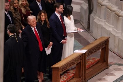 Os detalhes do 2º dia de Trump, após a enxurrada de decretos presidenciais