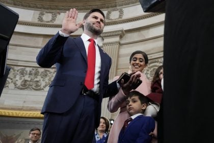 De crítico a trumpista de carteirinha: Quem é J.D. Vance, o novo vice-presidente dos EUA