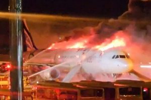 Avião com 169 pessoas pega fogo na Coreia do Sul; não há vítimas fatais