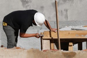 Após dois meses de retração, vendas de materiais de construção voltam a crescer em março