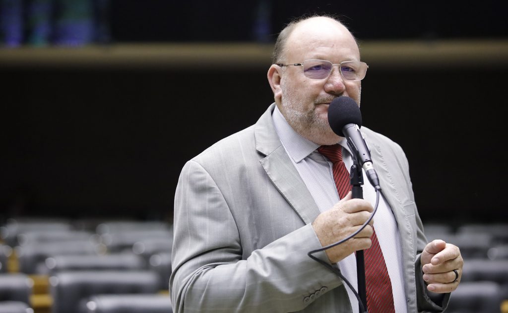 Atentado a assentamento é reflexo da ofensiva anti-MST no Congresso, diz deputado
