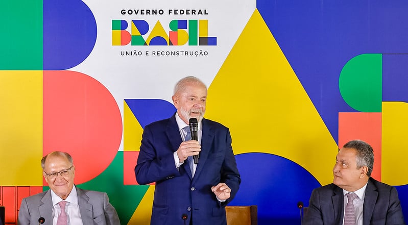 Lula adota tom conciliador e deseja ‘gestão profícua’ a Trump