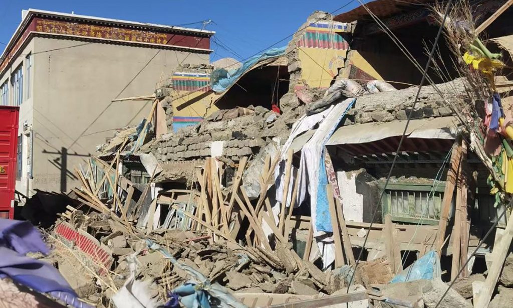 Terremoto intenso no Tibete chinês deixa pelo menos 126 mortos