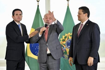 Lula decide vetar projeto que ampliava o número de deputados federais