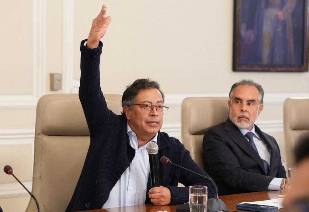 Presidente da Colômbia pede renúncia de todo o seu gabinete