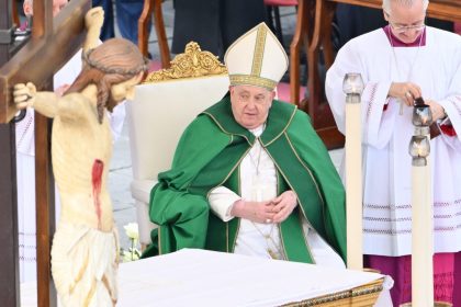 Papa Francisco critica acúmulo de terras por empresas e pede atenção aos direitos dos povos indígenas