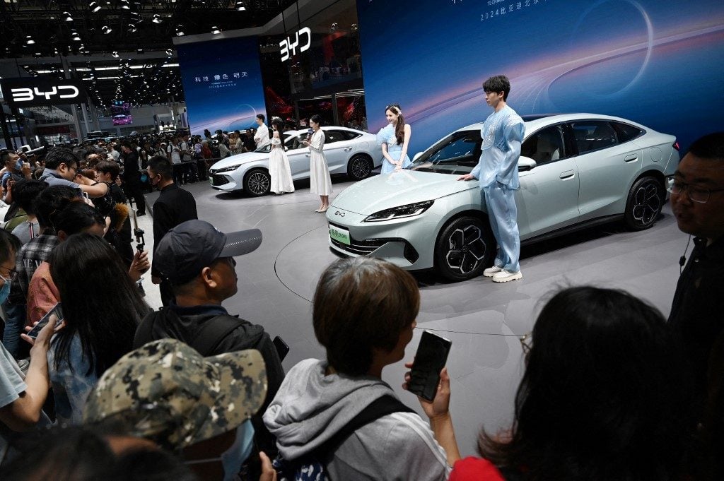 Montadora chinesa BYD integrará DeepSeek para direção autônoma