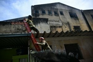 Incêndio em fábrica de fantasias no Rio expõe precariedade e más condições de trabalho na indústria do carnaval