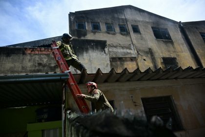 Incêndio em fábrica de fantasias no Rio expõe precariedade e más condições de trabalho na indústria do carnaval