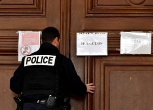 Cirugião francês acusado de agredir sexualmente 299 crianças se beneficiou de silêncio de colegas
