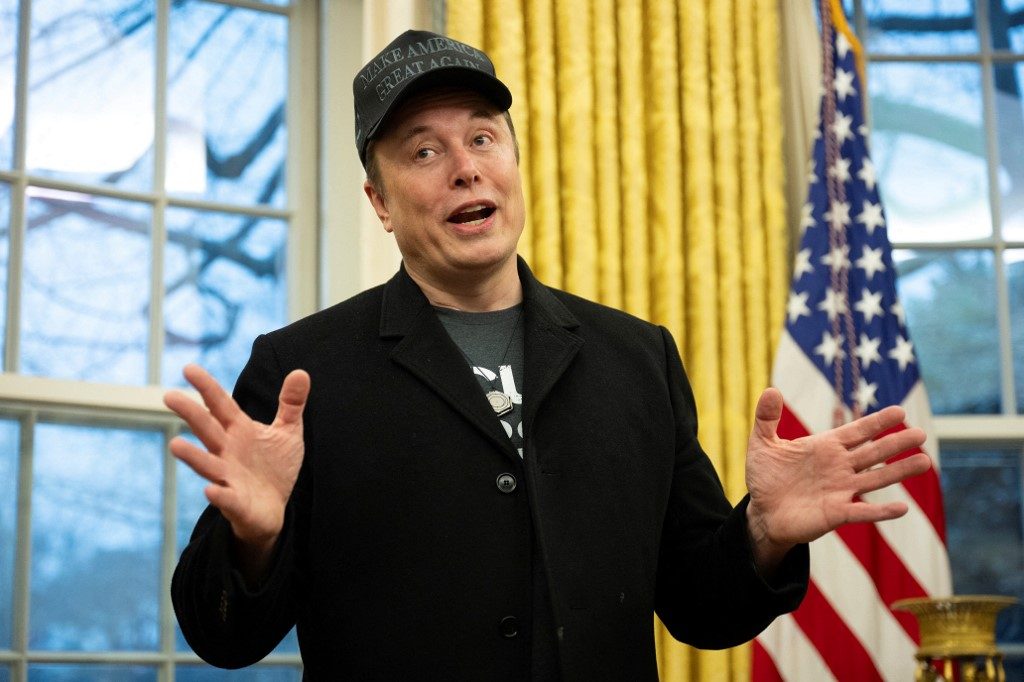 Trump diz que Musk deveria usar ‘bisturi’ e não ‘machado’ para cortar gastos