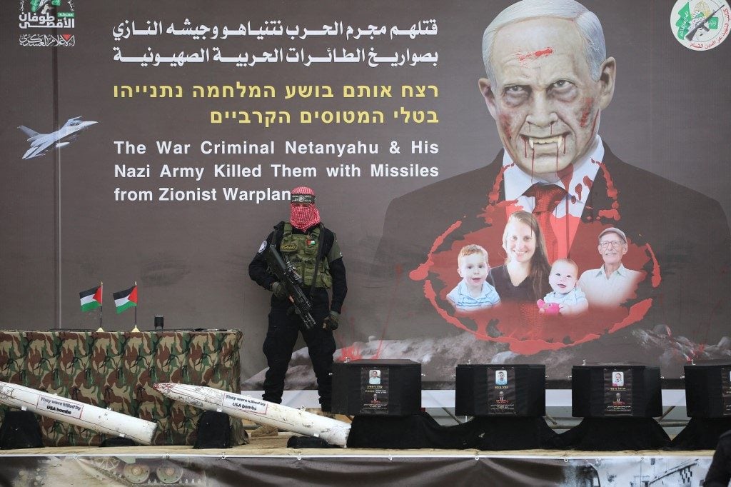 Corpos de reféns de Gaza são entregues pelo Hamas; presidente de Israel diz estar devastado