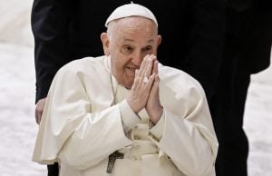 Papa Francisco dormiu bem, anuncia Vaticano após duas semanas de internação