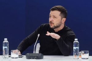 Guerra entre Rússia e Ucrânia completa três anos sob o estrondo de Trump