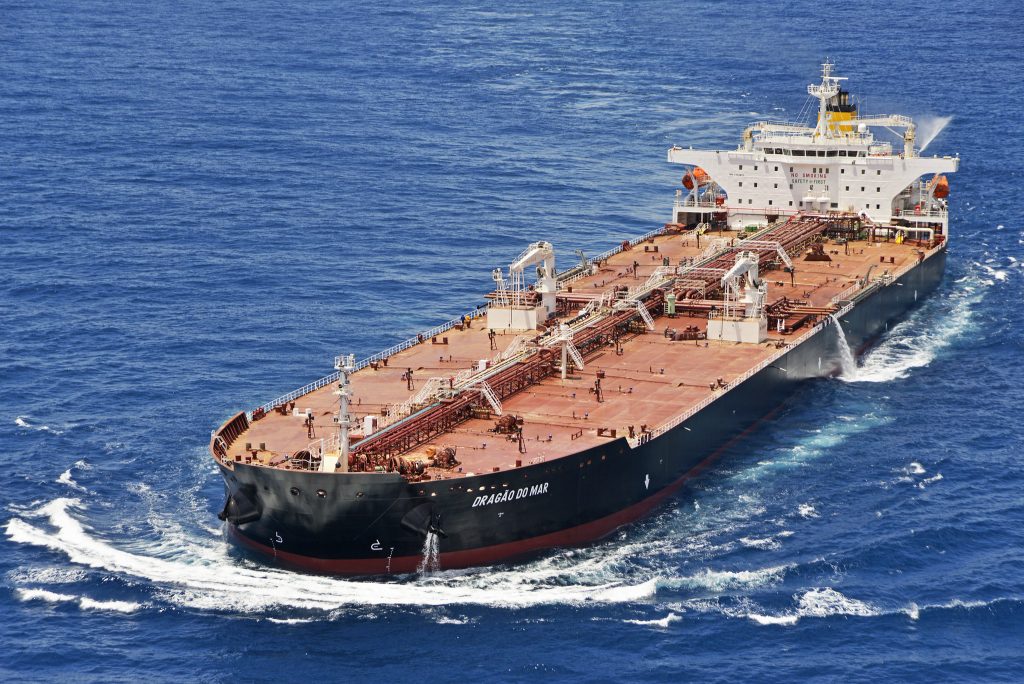 Trabalhador morre após queda a bordo de navio da Transpetro